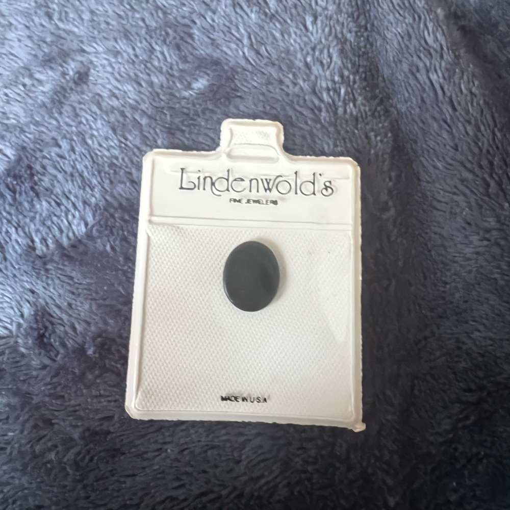 Lindenwold’s Fine Jewelers Genuine Onyx Gemstone, new in package